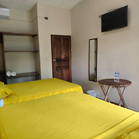 Hotel Y Restaurante Casa Jardines San Benito المظهر الخارجي الصورة