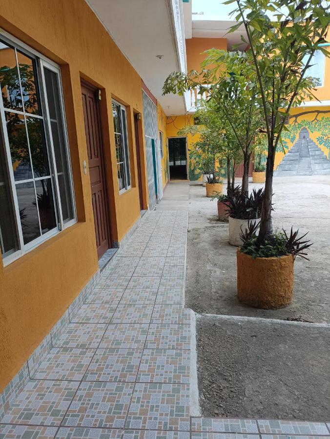 Hotel Y Restaurante Casa Jardines San Benito المظهر الخارجي الصورة