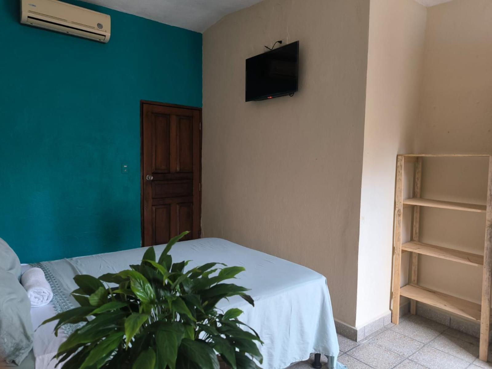 Hotel Y Restaurante Casa Jardines San Benito المظهر الخارجي الصورة