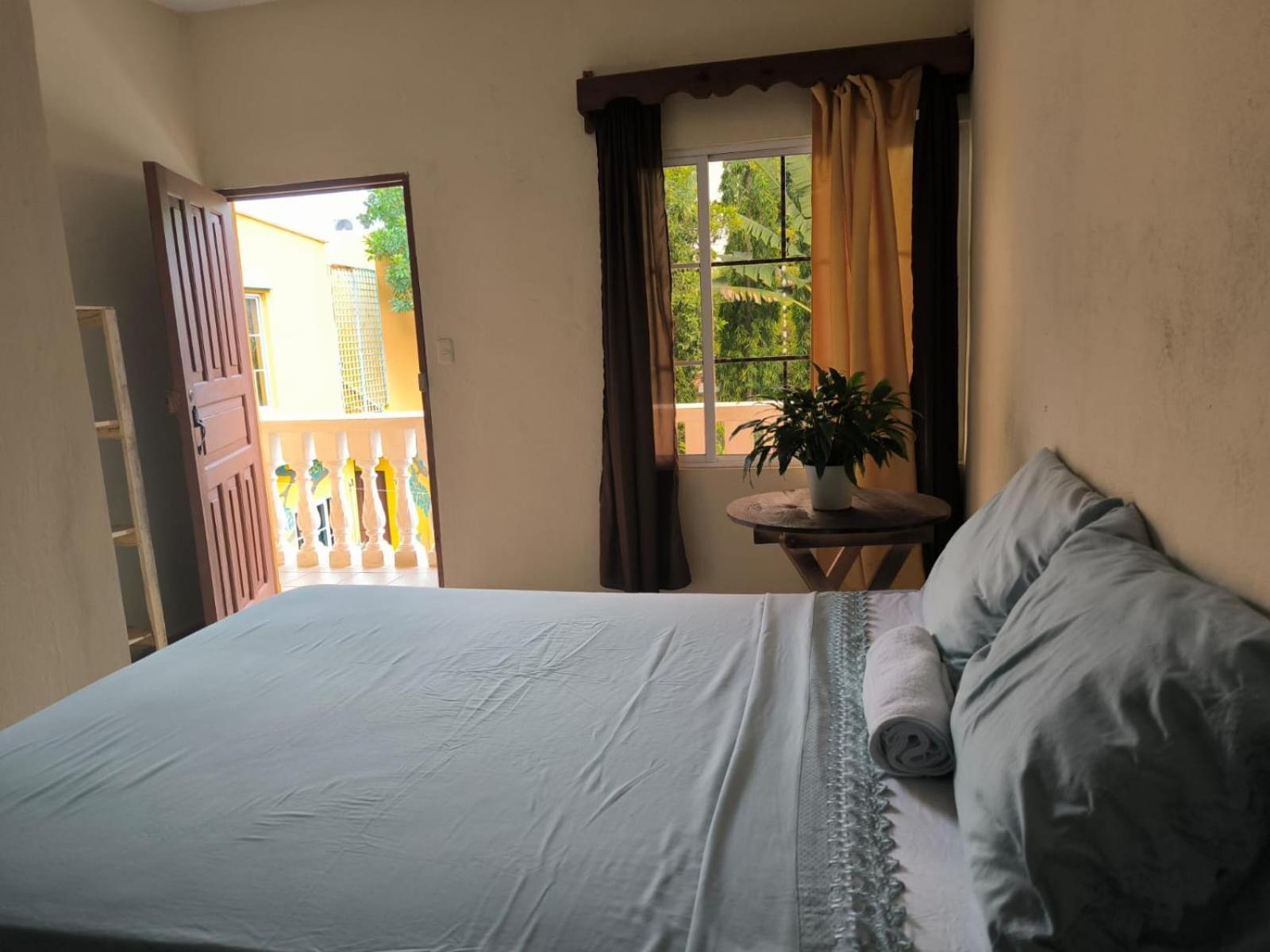 Hotel Y Restaurante Casa Jardines San Benito المظهر الخارجي الصورة
