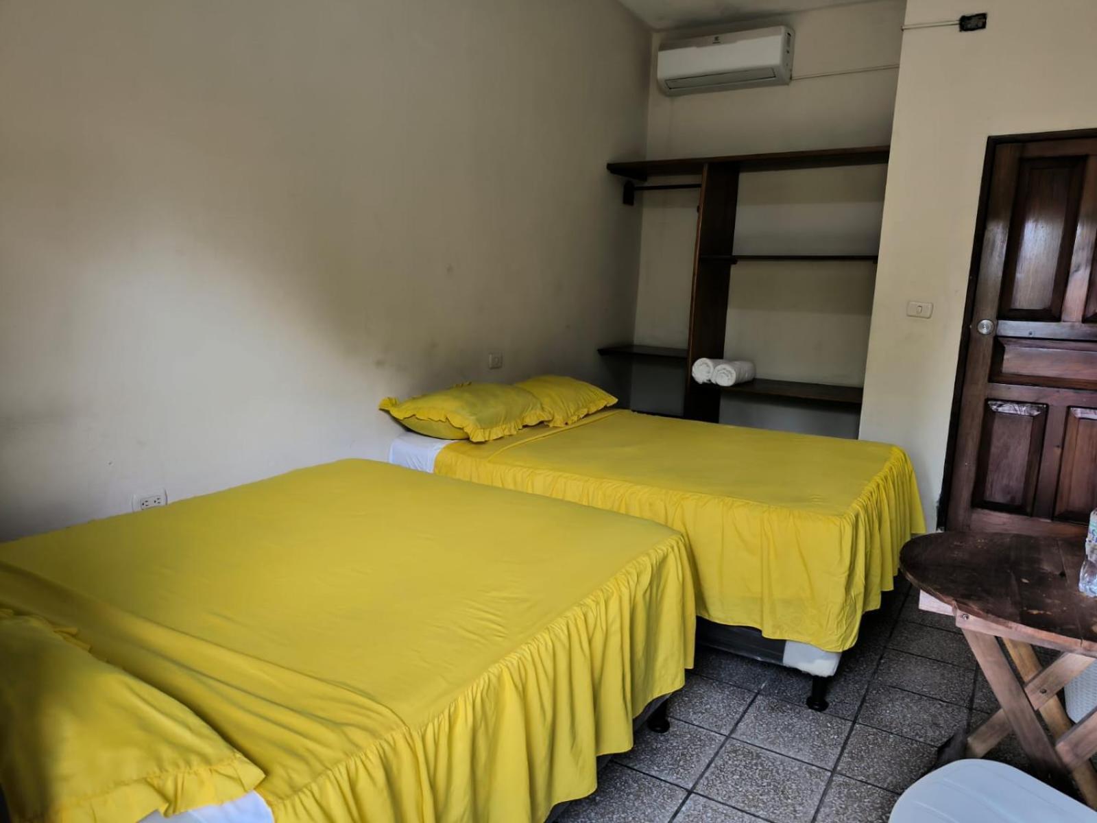 Hotel Y Restaurante Casa Jardines San Benito المظهر الخارجي الصورة