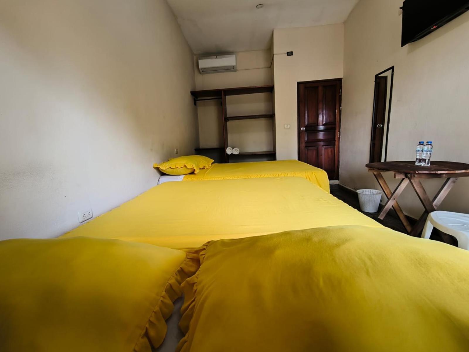 Hotel Y Restaurante Casa Jardines San Benito المظهر الخارجي الصورة