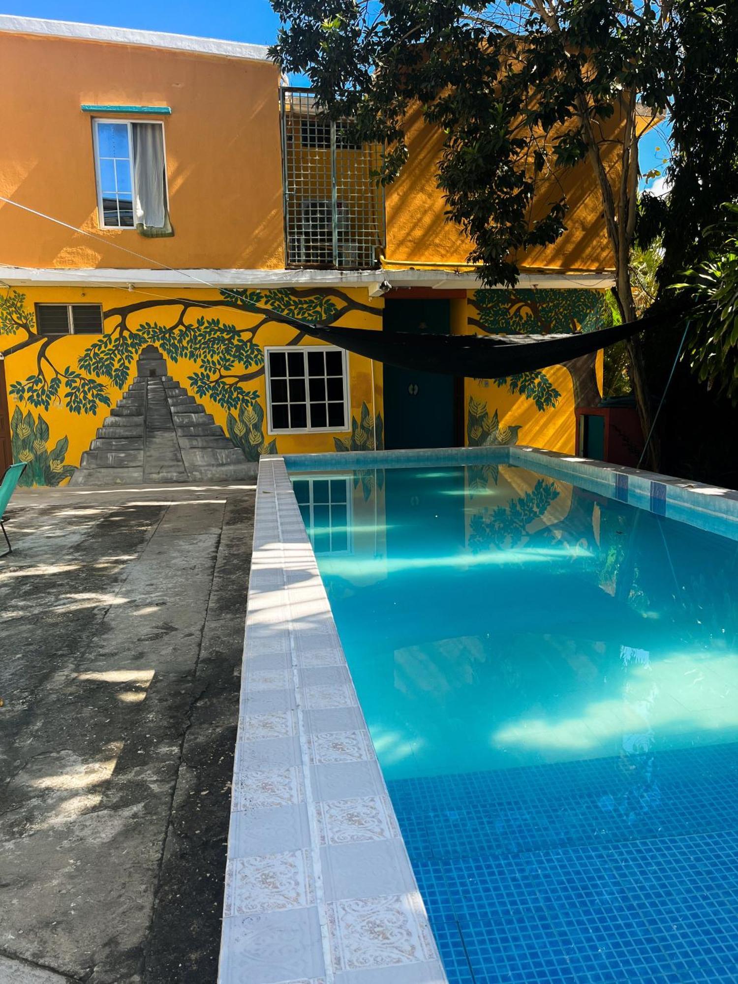 Hotel Y Restaurante Casa Jardines San Benito المظهر الخارجي الصورة