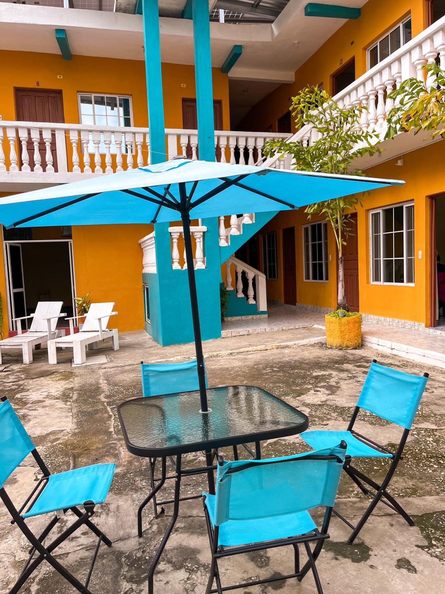 Hotel Y Restaurante Casa Jardines San Benito المظهر الخارجي الصورة